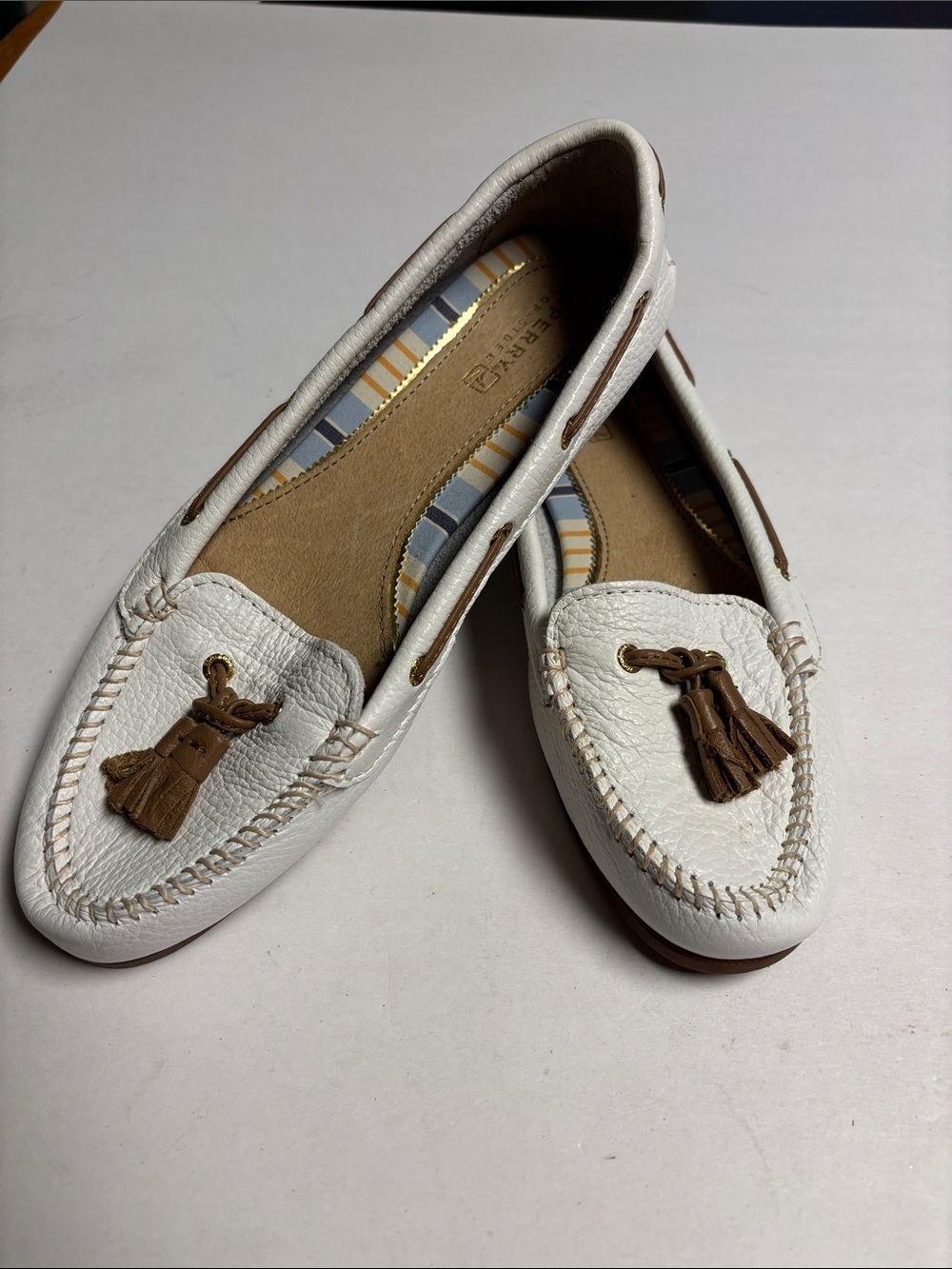 Sperry White Leather Tassel Moccasin Loafers with Tan Accents